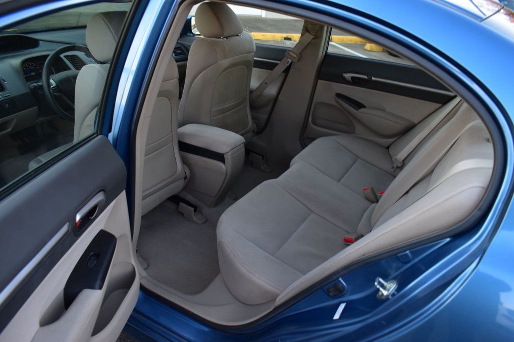 2010 Honda Civic Hybrid 4dr Sedan L4 CVT - 22721134 - 21