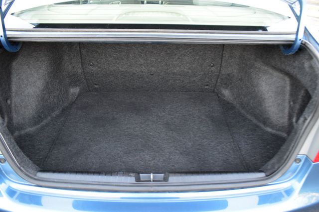 2010 Honda Civic Hybrid 4dr Sedan L4 CVT - 22721134 - 35