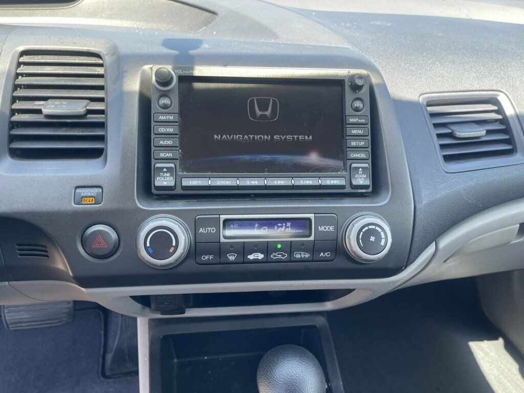 2010 Honda Civic Hybrid 4dr Sedan L4 CVT w/Navi & Leather - 23030711 - 16