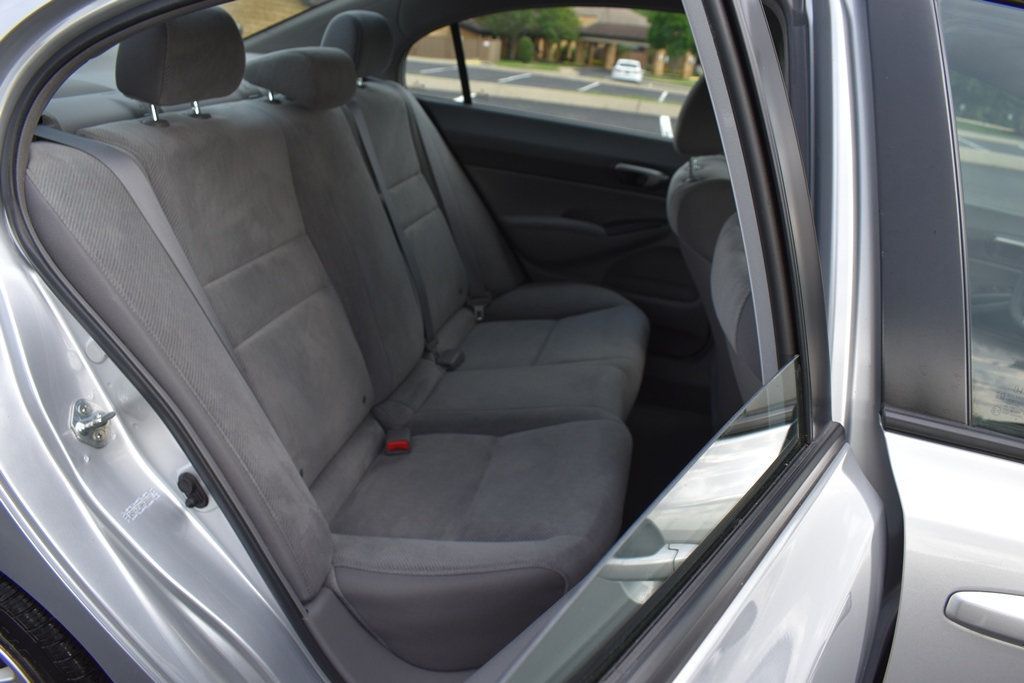 2010 Honda Civic LX photo 4