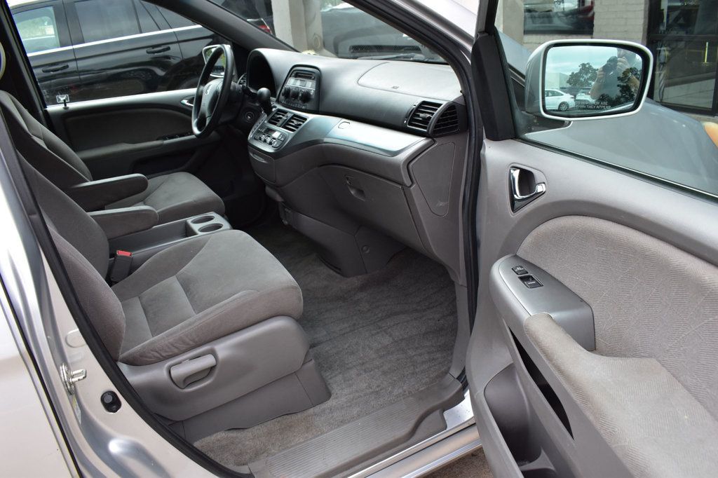 2010 Honda Odyssey 5dr EX - 22931718 - 18