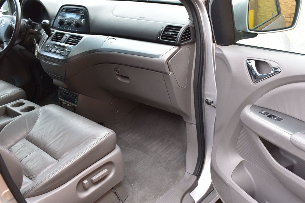 2010 Honda Odyssey 5dr EX-L w/RES - 22368691 - 17