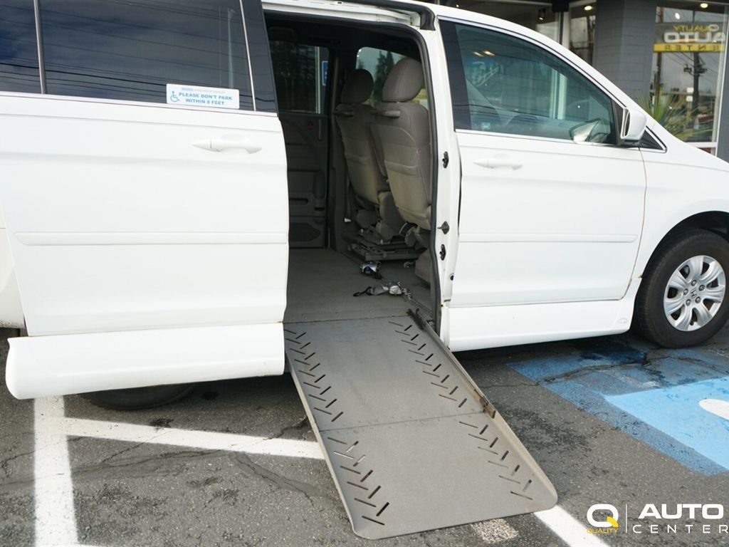 2010 Honda Odyssey EX photo 3