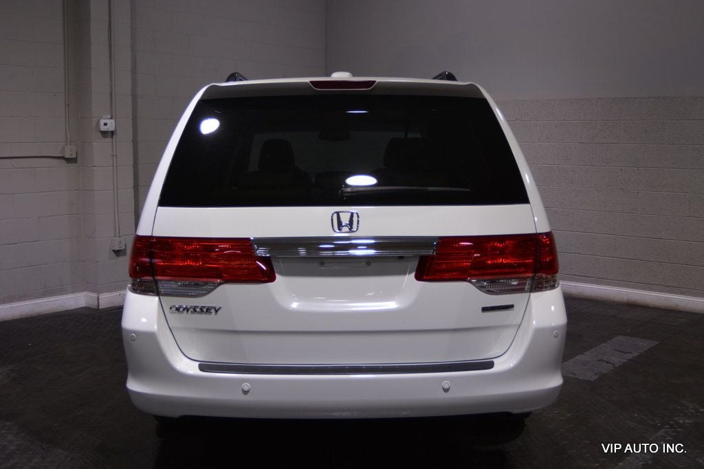 2010 Honda Odyssey 5dr Touring w/RES & Navi - 22539170 - 11