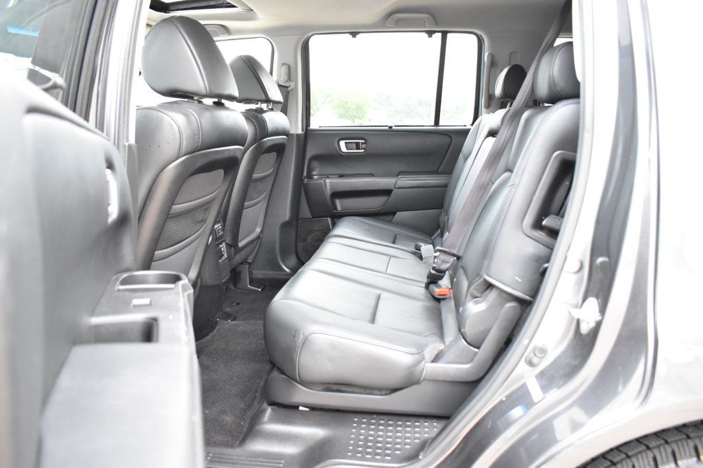 2010 Honda Pilot 4WD 4dr Touring w/Navi - 23052396 - 19