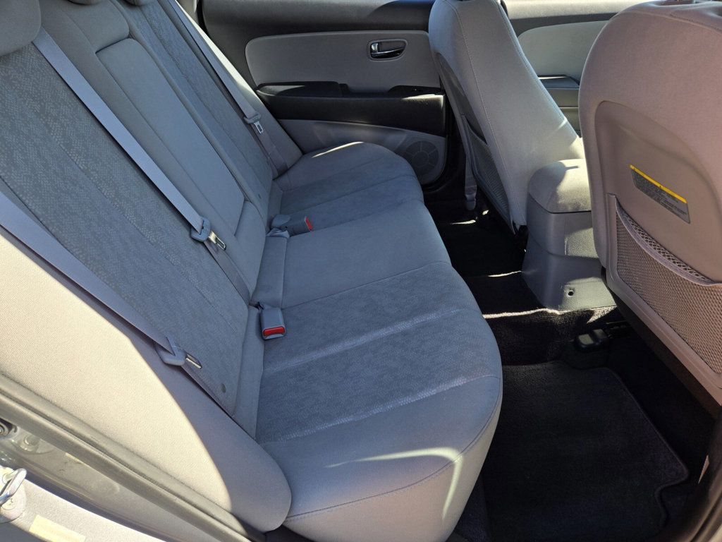 2010 Hyundai Elantra 4dr Sedan Automatic GLS PZEV - 22934610 - 10