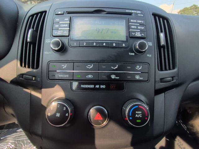 2010 Hyundai Elantra Touring GLS - 23056761 - 17