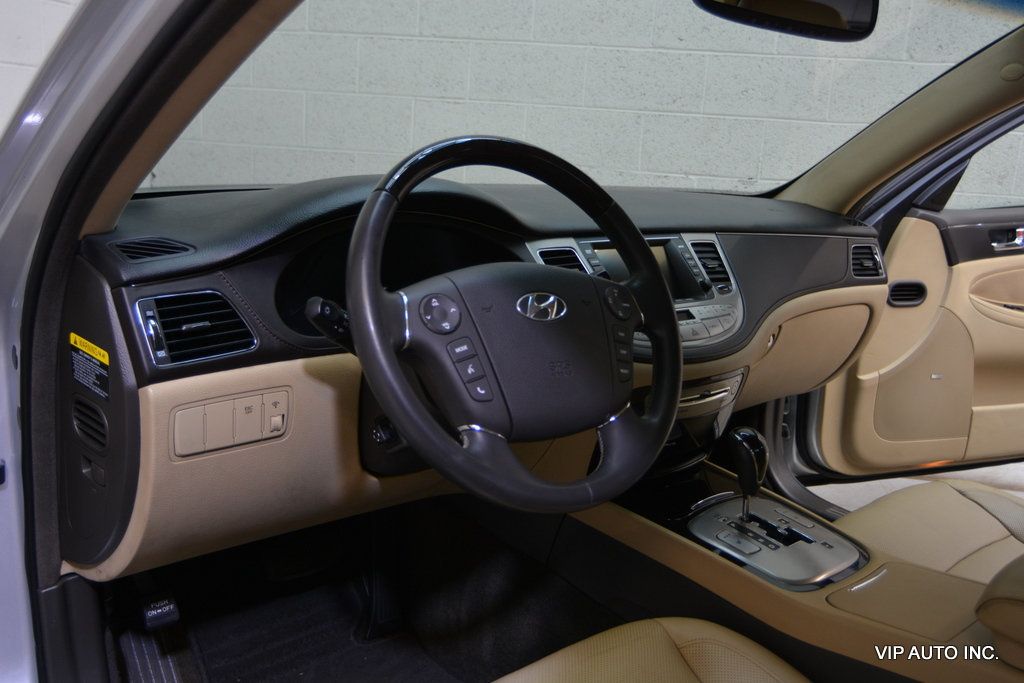2010 Hyundai Genesis Base Trim - 22981867 - 10