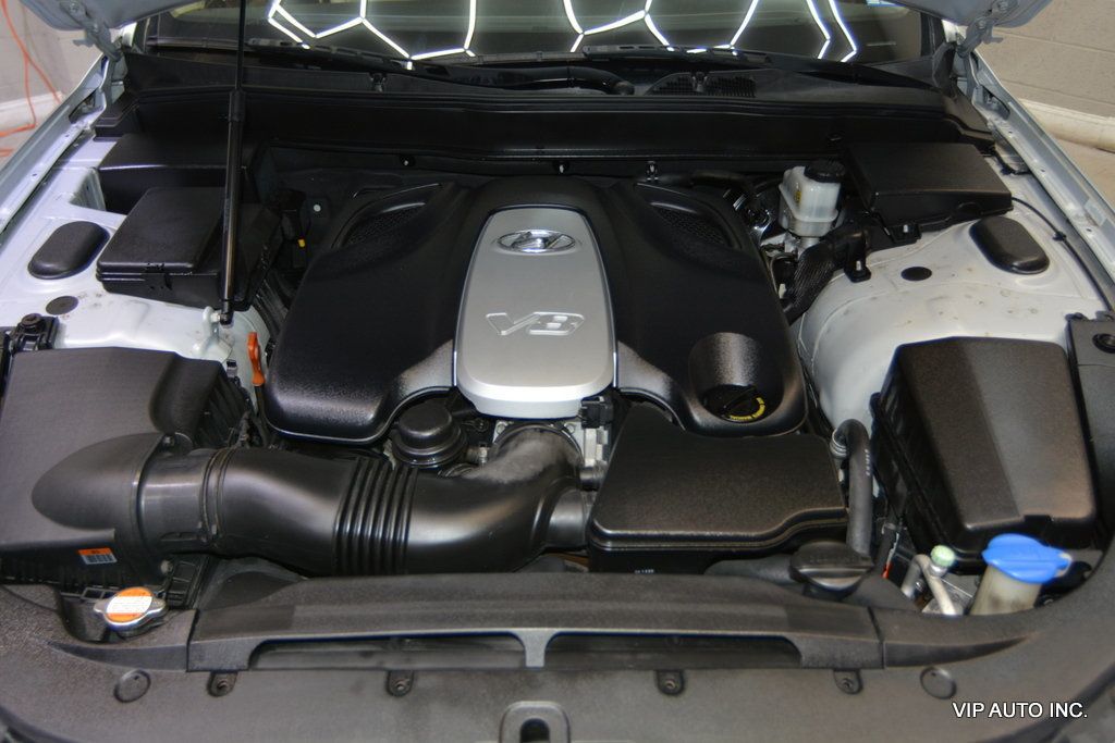 2010 Hyundai Genesis Base Trim - 22981867 - 31