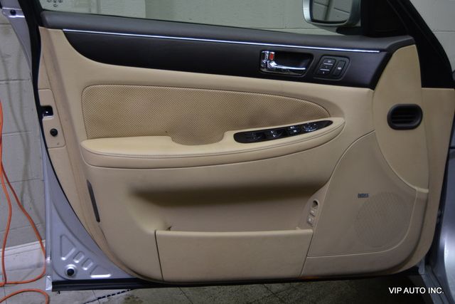 2010 Hyundai Genesis Base Trim - 22981867 - 6