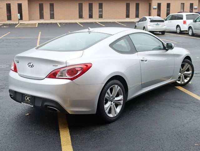 2010 Hyundai Genesis Coupe 2dr 2.0T Automatic Premium - 22651685 - 2