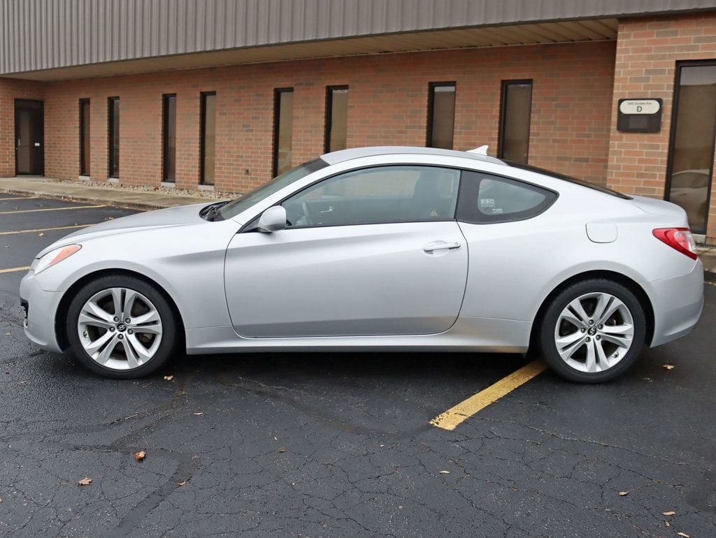 2010 Hyundai Genesis Coupe 2dr 2.0T Automatic Premium - 22651685 - 6