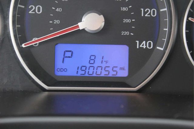2010 Hyundai Santa Fe GLS 4dr SUV - 23029802 - 8