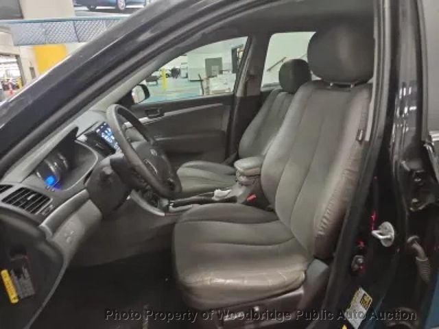 2010 Hyundai Sonata GLS - 22998732 - 5