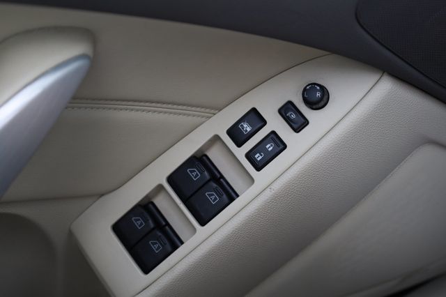 2010 INFINITI G37 Convertible 2dr - 22949457 - 20