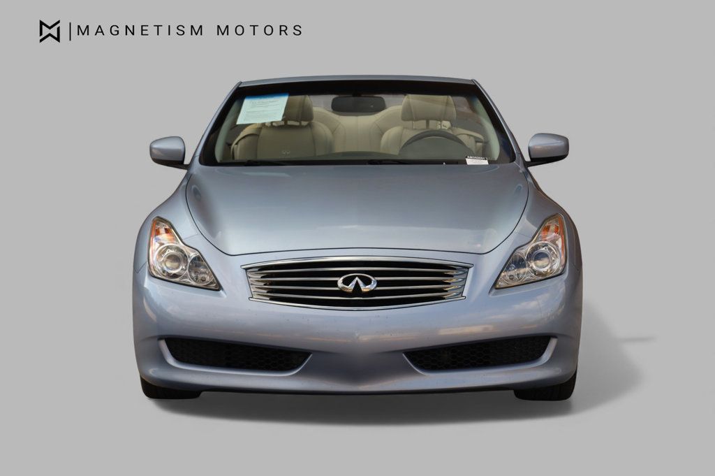 2010 Infiniti G37 Convertible Base photo 2