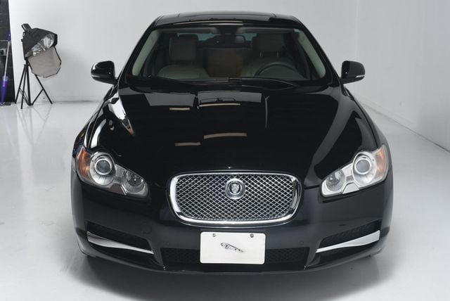 2010 Jaguar XF 4dr Sedan Luxury - 22613045 - 9