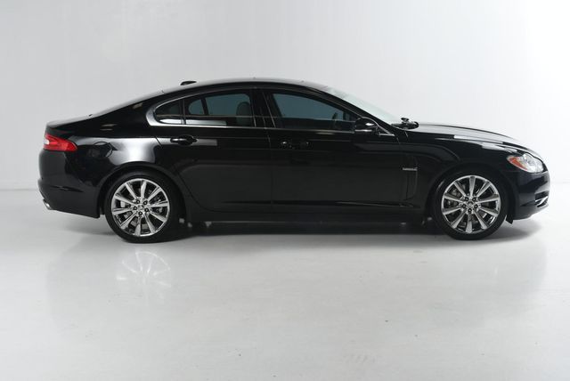 2010 Jaguar XF 4dr Sedan Luxury - 22613045 - 3