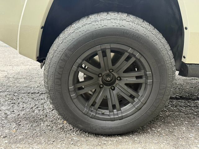 2010 Jeep Commander 4WD 4dr Sport - 23030488 - 13
