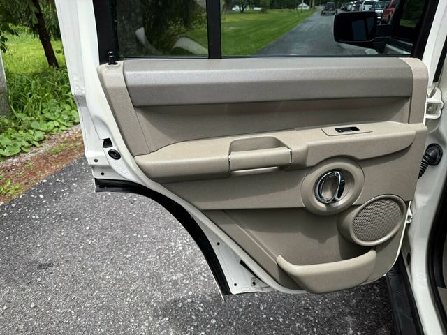 2010 Jeep Commander 4WD 4dr Sport - 23030488 - 28