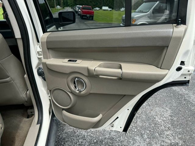 2010 Jeep Commander 4WD 4dr Sport - 23030488 - 41
