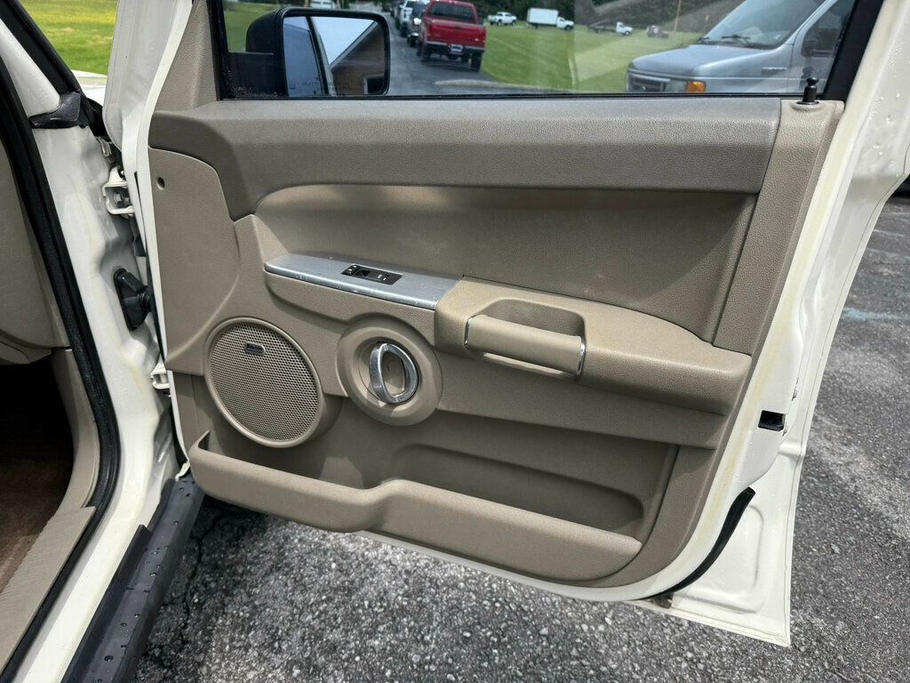 2010 Jeep Commander 4WD 4dr Sport - 23030488 - 48