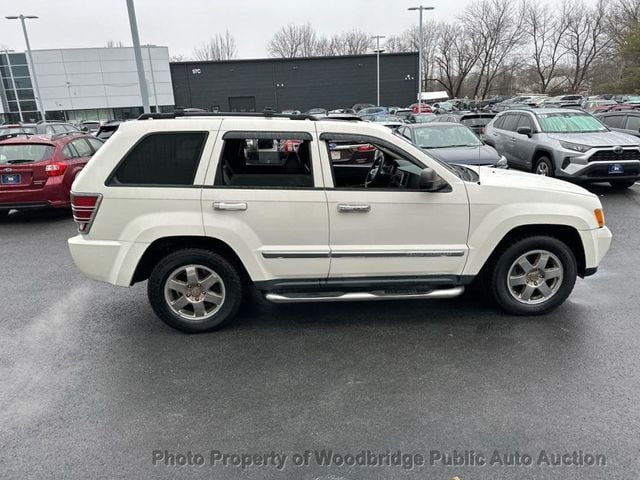 2010 Jeep Grand Cherokee 4WD 4dr Laredo - 22717361 - 0