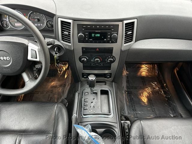 2010 Jeep Grand Cherokee 4WD 4dr Laredo - 22717361 - 7