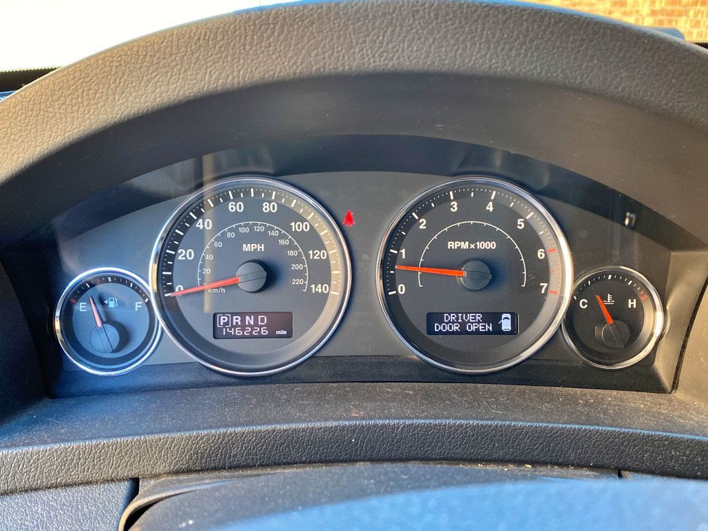 2010 Jeep Grand Cherokee 4WD 4dr Laredo - 23005296 - 9