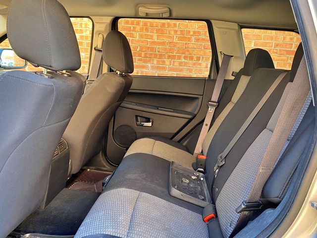 2010 Jeep Grand Cherokee 4WD 4dr Laredo - 23005296 - 13