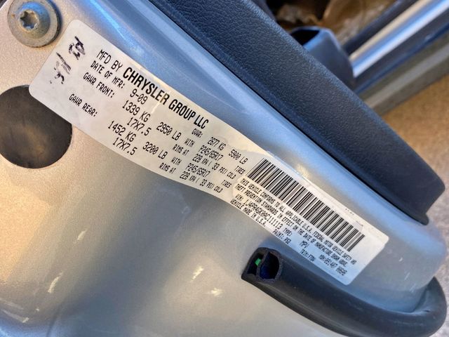 2010 Jeep Grand Cherokee 4WD 4dr Laredo - 23005296 - 16