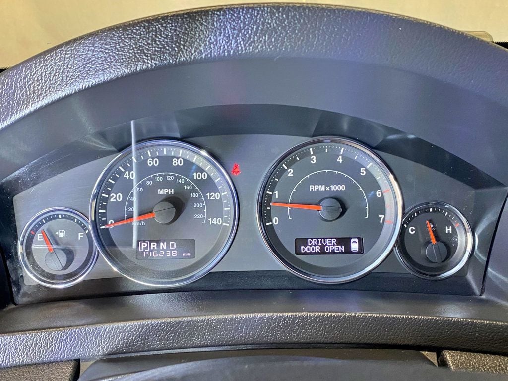 2010 Jeep Grand Cherokee 4WD 4dr Laredo - 23005296 - 24