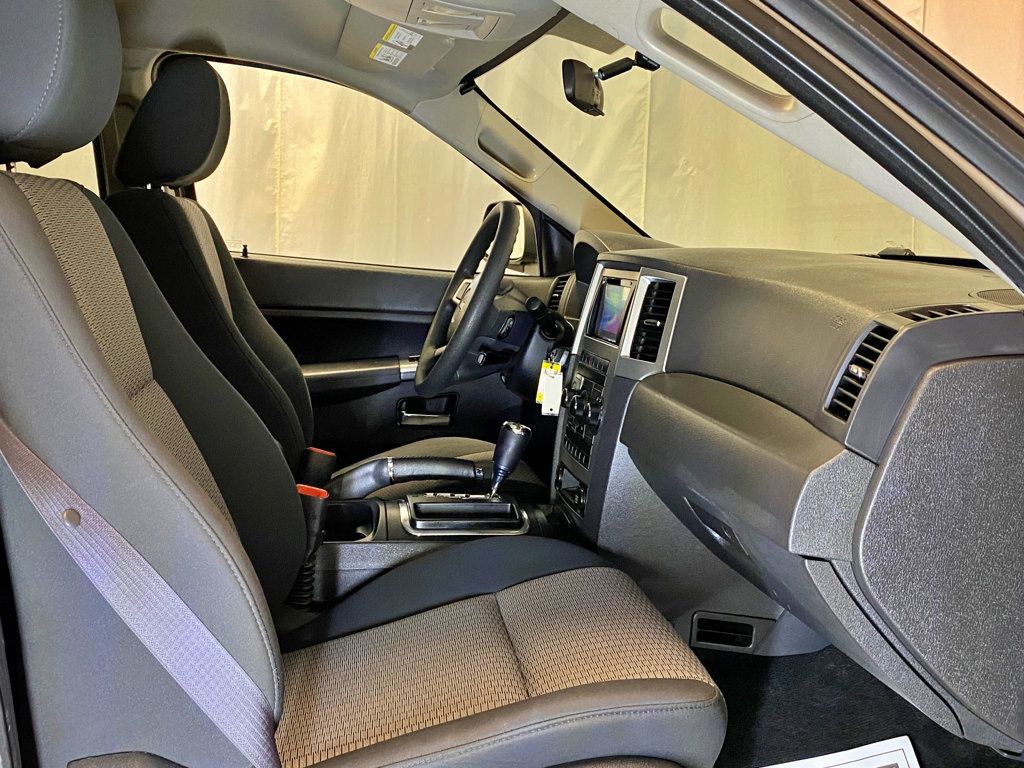 2010 Jeep Grand Cherokee 4WD 4dr Laredo - 23005296 - 32