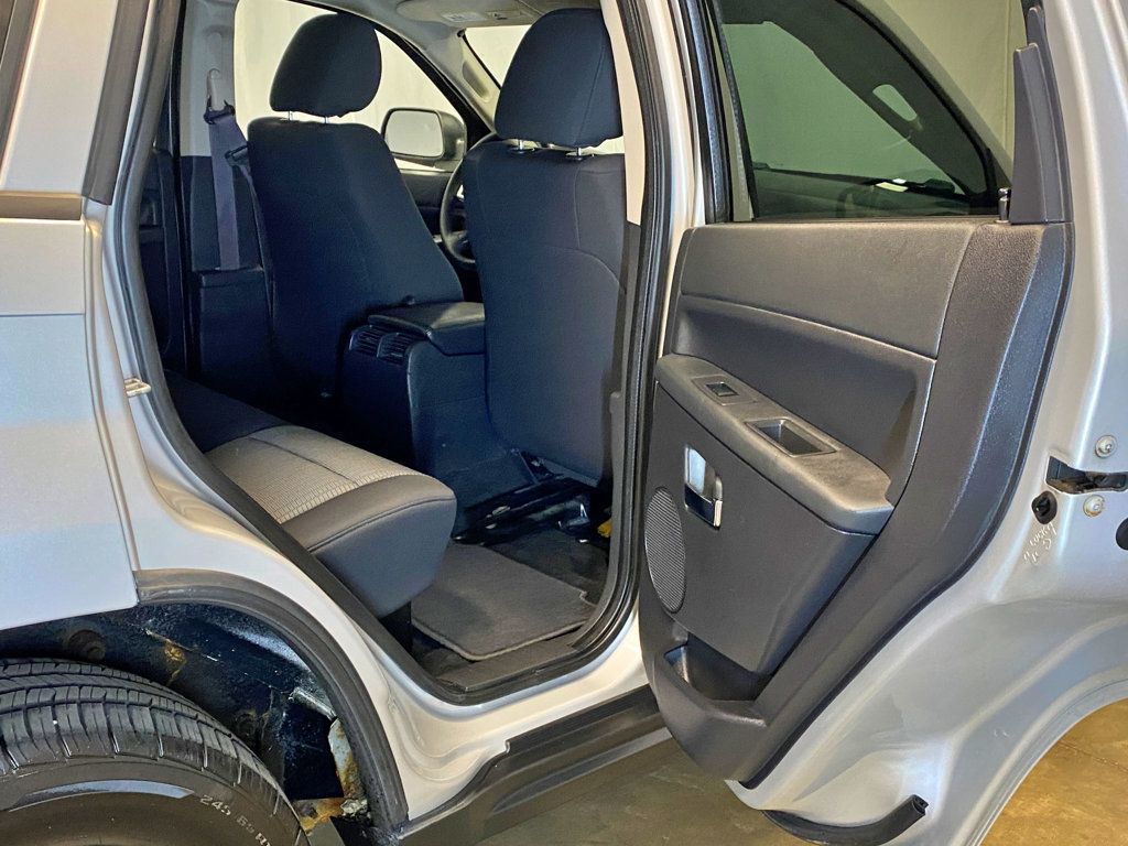 2010 Jeep Grand Cherokee 4WD 4dr Laredo - 23005296 - 35
