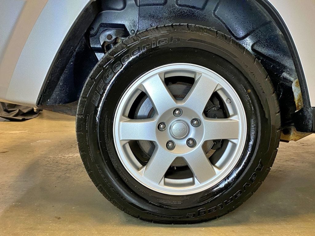 2010 Jeep Grand Cherokee 4WD 4dr Laredo - 23005296 - 46