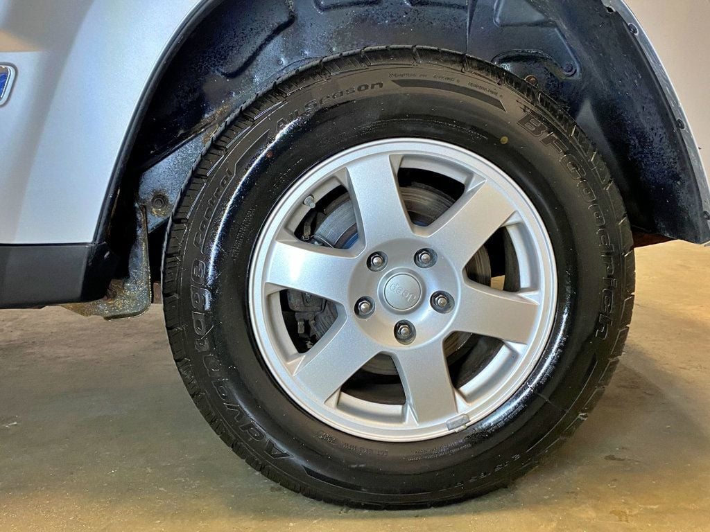 2010 Jeep Grand Cherokee 4WD 4dr Laredo - 23005296 - 49