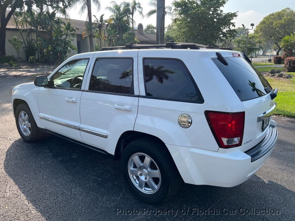 2010 Jeep Grand Cherokee Laredo 2WD - 22695884 - 2