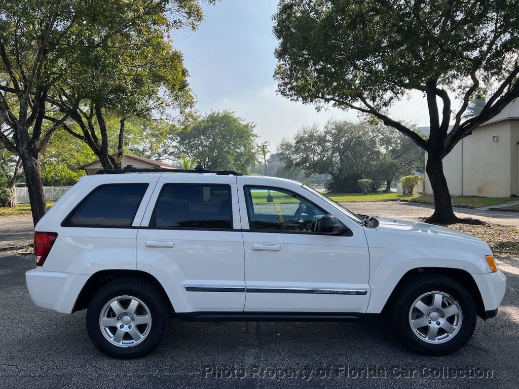 2010 Jeep Grand Cherokee Laredo 2WD - 22695884 - 31