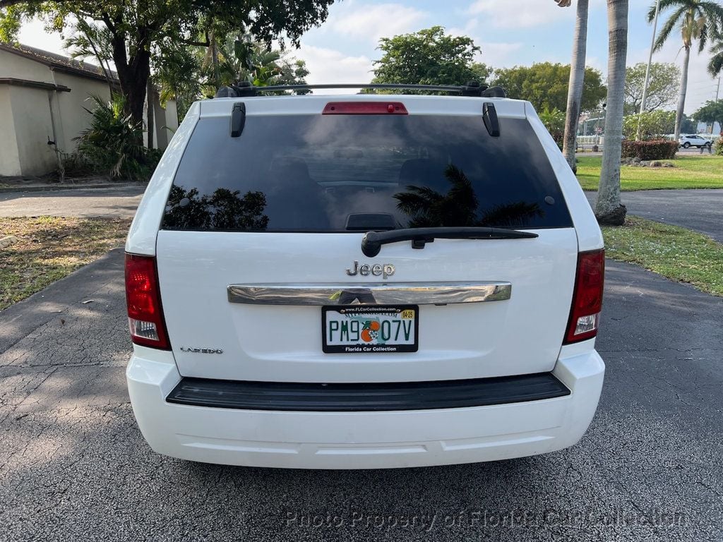 2010 Jeep Grand Cherokee Laredo 2WD - 22695884 - 33