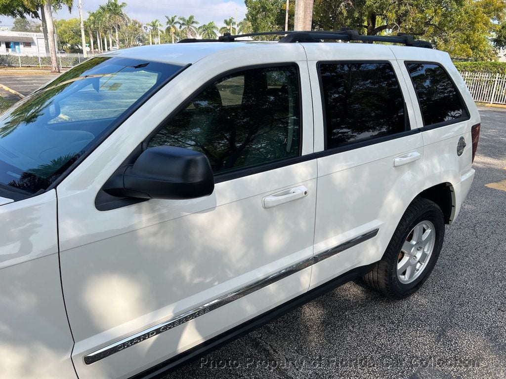 2010 Jeep Grand Cherokee Laredo 2WD - 22695884 - 35