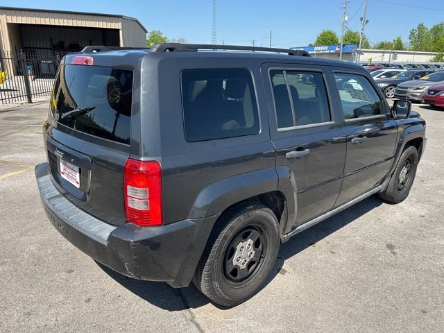 2010 Jeep Patriot FWD 4dr Latitude - 23009806 - 3