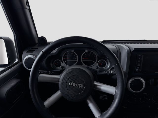 2010 Jeep Wrangler 4WD 2dr Sahara - 22986390 - 20