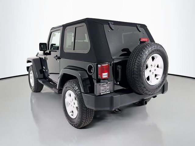 2010 Jeep Wrangler 4WD 2dr Sahara - 22986390 - 4