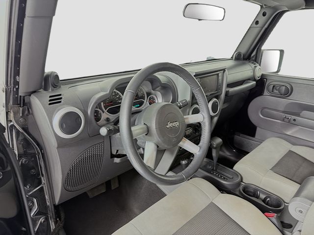 2010 Jeep Wrangler 4WD 2dr Sahara - 22986390 - 8