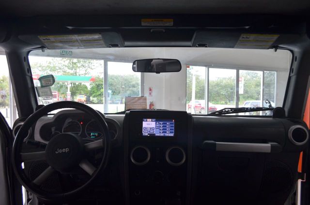 2010 Jeep Wrangler Automatico y Solo 69 Mil kms - 19683945 - 9