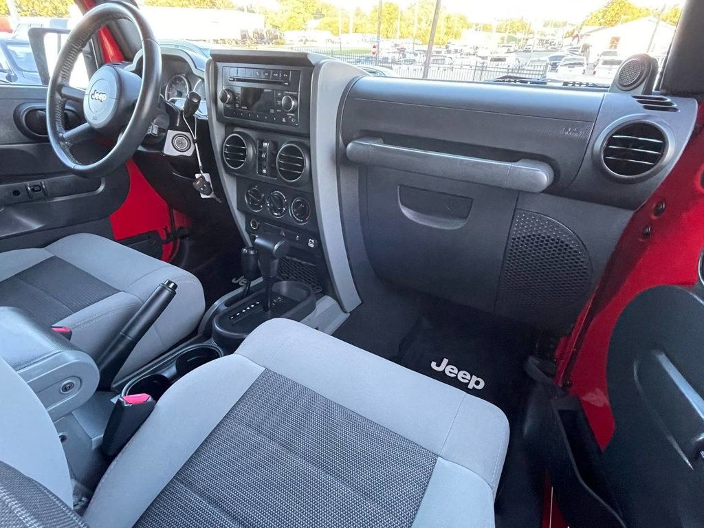 2010 Jeep Wrangler Unlimited Sport photo 11