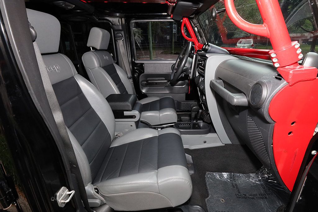 2010 Jeep Wrangler Unlimited 4WD 4dr Rubicon - 23005868 - 33