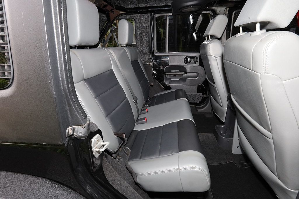 2010 Jeep Wrangler Unlimited 4WD 4dr Rubicon - 23005868 - 35