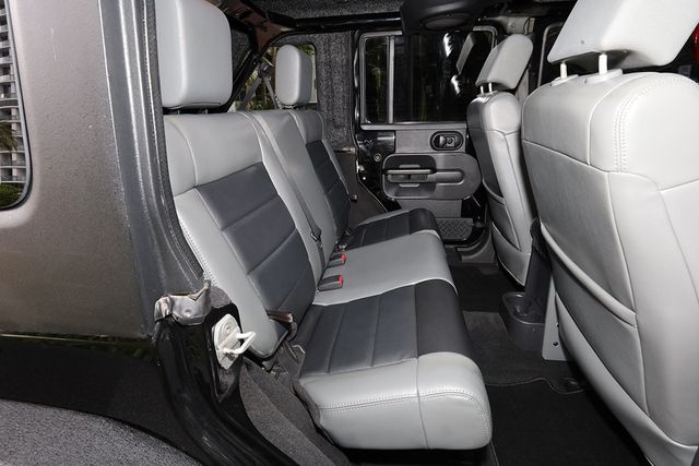 2010 Jeep Wrangler Unlimited 4WD 4dr Rubicon - 23005868 - 35