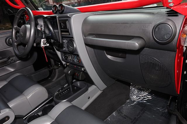 2010 Jeep Wrangler Unlimited 4WD 4dr Rubicon - 23005868 - 44